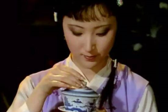女士喝茶優(yōu)雅姿勢(shì)，女士正確喝茶姿勢(shì)禮儀