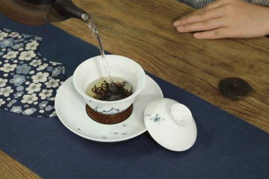 各類茶的注水方式，不同的茶泡茶時怎么注水