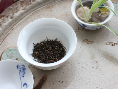 喝茶的好處和壞處分別是什么，長期喝茶有什么危害？