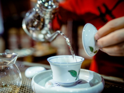 千萬別做兼職茶藝師，女人學(xué)茶藝好嗎？