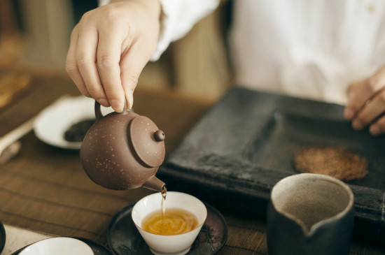 女人喝茶要行扣茶禮嗎，叩茶禮女士能用嗎？