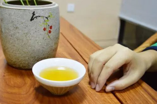 女人喝茶要行扣茶禮嗎，叩茶禮女士能用嗎？