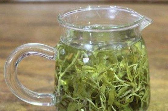 怎樣辨別莓茶發(fā)霉了，莓茶發(fā)霉和白霜的區(qū)別