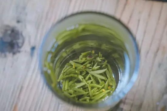 泡好的茶水放冰箱能保存多久，泡好的茶冷藏放多久？