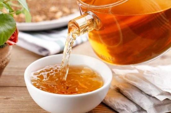 飯店喝的聞起很香的茶，餐館里的蕎麥茶還是大麥茶？