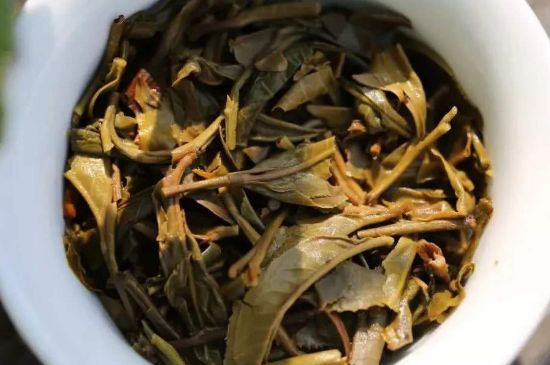 什么茶葉容易放香精，香精茶有什么危害？