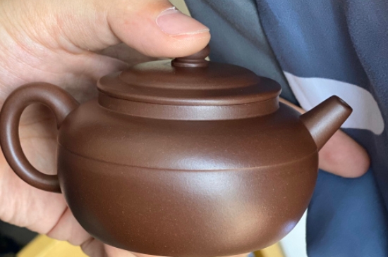 新買的紫砂壺為什么會裂，真的紫砂壺是不是很容易開裂？