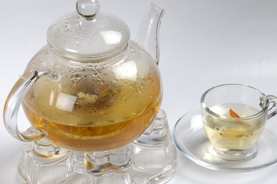 經(jīng)常菊花泡水好嗎，喝菊花茶有什么好處？