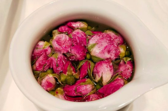 玫瑰花泡水喝的9大禁忌，喝玫瑰花茶有什么禁忌