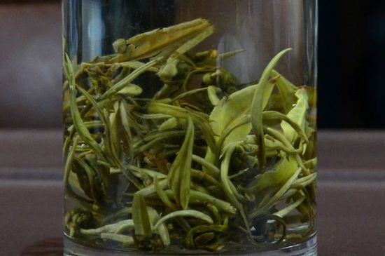 茉莉龍珠什么季節(jié)喝，夏天適合喝茉莉龍珠茶