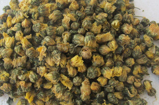 菊花茶大朵小朵有什么區(qū)別，菊花喝大朵還是小朵？