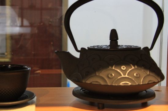 鐵壺生銹燒的水有害嗎，鐵壺內(nèi)壁生銹怎么辦