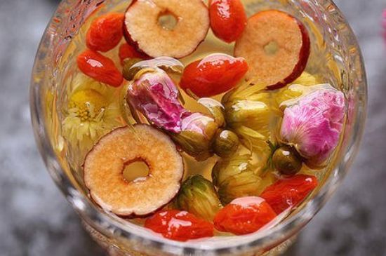 干玫瑰花泡水放幾顆，玫瑰花泡水一次放幾朵？