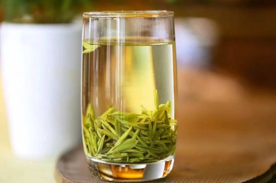 雀舌和竹葉青的區(qū)別，雀舌對比竹葉青圖片