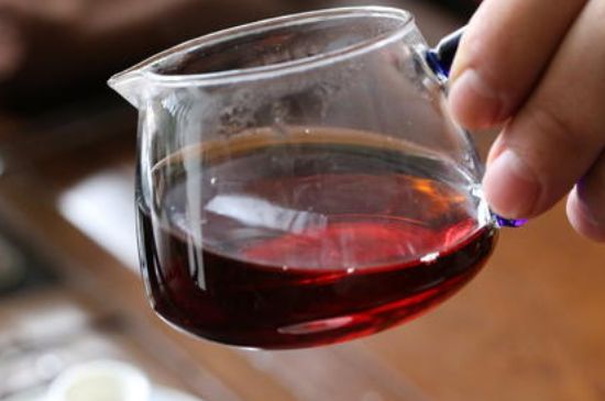 茯磚茶與普洱茶哪個(gè)好，茯茶和普洱茶口味區(qū)別