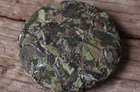 怎么撬老白茶茶餅不容易碎，福鼎白茶如何撬茶方法