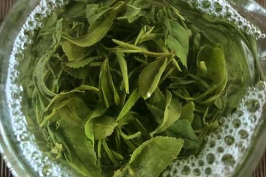 綠茶放了三年還能喝嗎，綠茶放久了喝了會(huì)怎樣