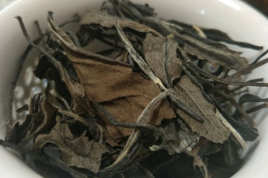 福鼎白茶貢眉和壽眉的區(qū)別，壽眉與貢眉有什么區(qū)別