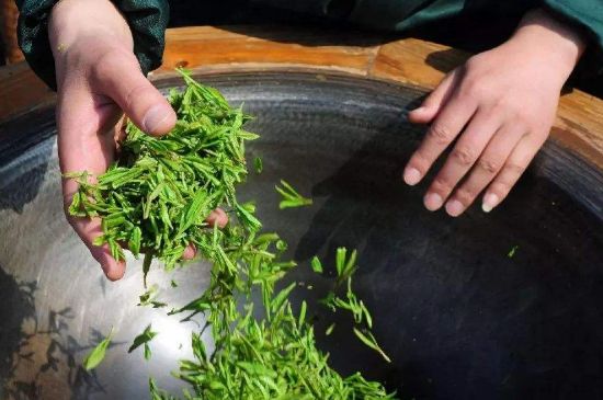 300塊錢(qián)的金駿眉能喝嗎，兩三百多金駿眉和一千多區(qū)別