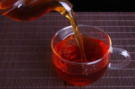 紅茶會(huì)加重濕氣嗎，喝什么茶能去除體內(nèi)濕氣