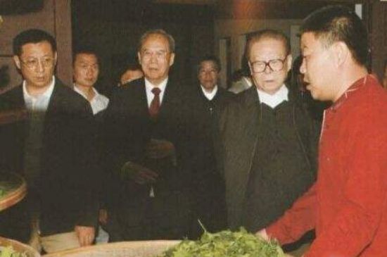 母樹大紅袍給誰喝了，為什么母樹大紅袍叫三棵六株？