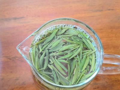 竹葉青和毛尖的區(qū)別，竹葉青和信陽毛尖哪個(gè)好？