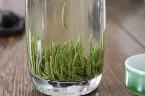 竹葉青和毛尖的區(qū)別，毛尖和竹葉青怎么分辨？